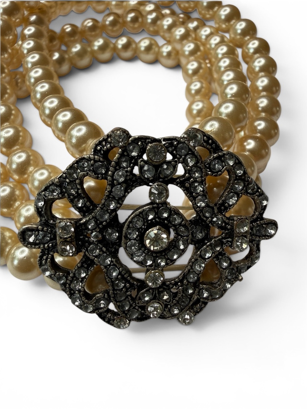 Vintage Faux Pearl Stretch Bracelet w/ Ornate Rhinestone Centerpiece - Picture 5 of 11
